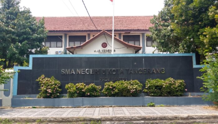 Meski Dilarang, SMAN 8 Kota Tangerang Nekat Jual Seragam Sekolah