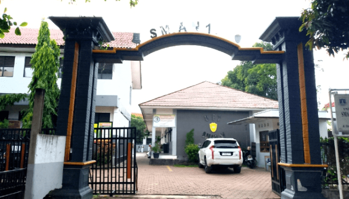 LSM PIJAR BANTEN akan Laporkan Kepala SMAN 11 Kota Tangerang ke Ombudsman Soal Dugaan Jual Seragam dan Koperasi Independen