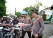 Kapolres Pidie Kembali Bagikan Ratusan Paket Takjil Gratis Kepada Warga