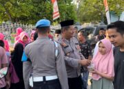 Polsek Dewantara dan Bhayangkari Tebar Kebaikan, Bagikan Takjil untuk Masyarakat