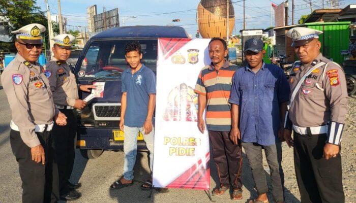 Satlantas Polres Pidie Sosialisasikan Keselamatan Mudik dan Layanan Hotline 110