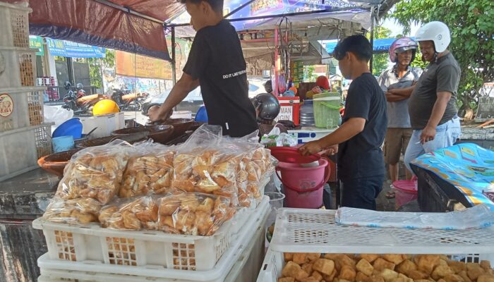 Pedasnya Tahu Gejrot Pemalang, Hasilkan Cuan Jutaan Rupiah per Hari