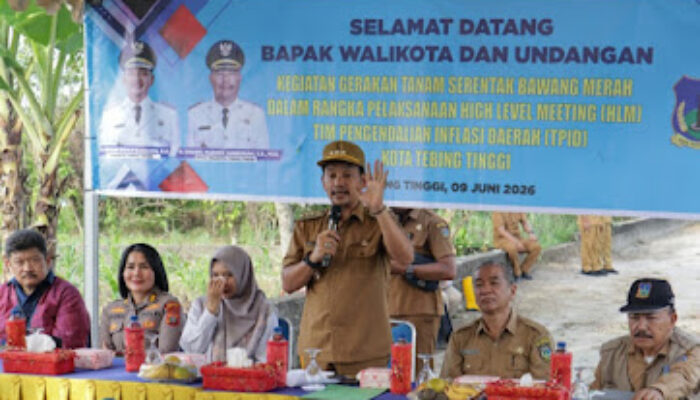 Perkuat Ketahanan Pangan Dan Tekan Laju Inflasi, Wali Kota Tebing Tinggi Pimpin Gerakan Tanam Bawang Merah Di Kelurahan Mekar Sentosa.