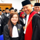 Resmi Disumpah di Pengadilan Tinggi Bandung, Jesicca Firly Siap Mengabdi untuk Keadilan Foto: Jesicca Firly, S.H. saat prosesi pengambilan sumpah di Pengadilan Tinggi Bandung, pada Kamis (4/6/2026).