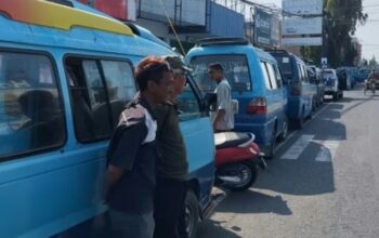 Kalah Bersaing dengan Grab Mobil, Nasib Sopir Angkot Pemalang di Ujung Tanduk
