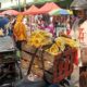 Senja Kala Penuh Makna, Kisah Kakek Kastari Penjual Kerupuk di Pemalang