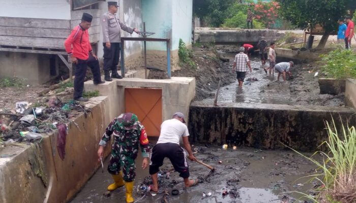 Camat Siabu Madina Pimpin Corvee di Desa Tangga Bosi I, Ajak Warga Galakkan Budaya Gotong Royong