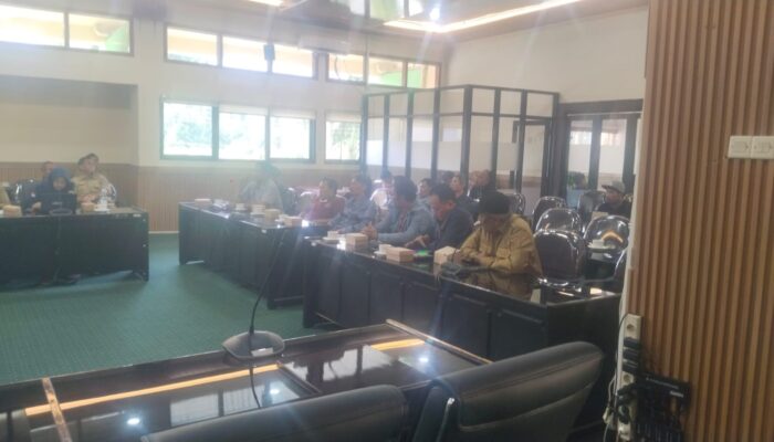 Belasan Warga Audiensi ke DPRD Tegal, Minta Kajian Ulang AMDAL RS Mitra Siaga Balapulang