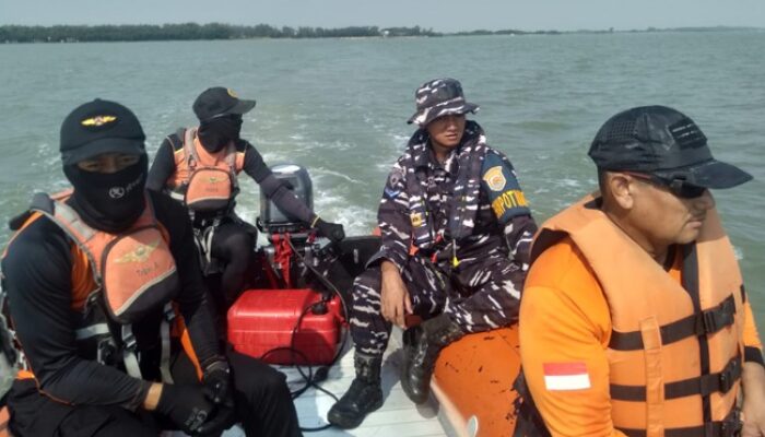 Tim BPBD Pemalang Bersama Tim SAR Gabungan Lakukan Upaya Pencarian Nelayan Tenggelam