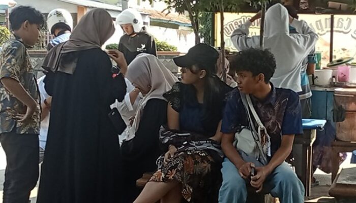 Panas Menyengat Wilayah Pemalang, Warga Rela Antri Demi Dawer Ireng