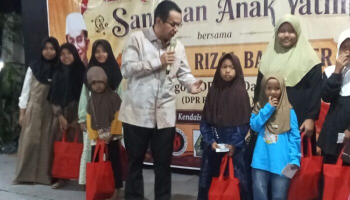 Pentas Budaya dan Santunan Anak Yatim Bertaburan Door prize Hadiah Oleh Anggota DPR -RI Rizal Bawazier