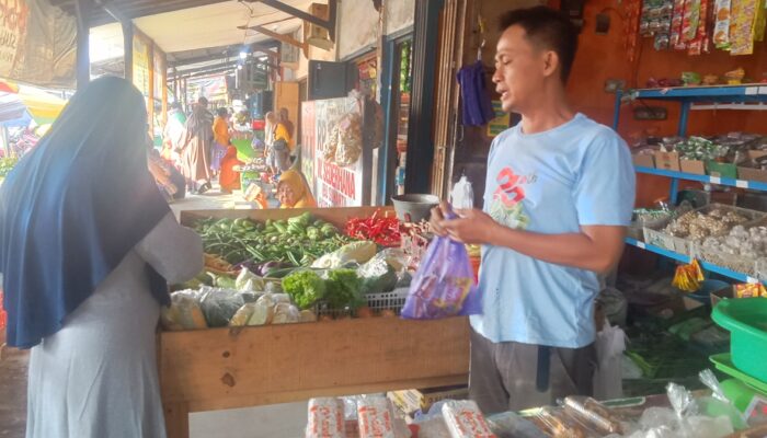 PPDB dan Bulan Suro Picu Lesunya Aktivitas Perdagangan di Pasar Bojongbata Pemalang