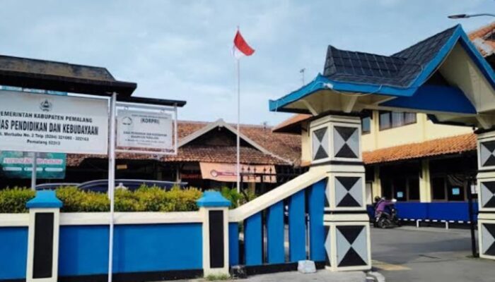 Disdikpora Pemalang Tegas Larang Sekolah Jual Seragam dan LKS