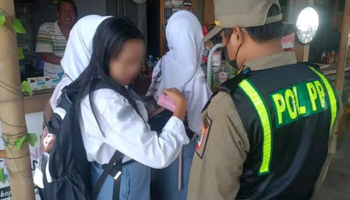 Pantai Widuri Pemalang Jadi Sekolah Kedua, Puluhan Pelajar Terjaring Satpol PP Membolos Saat Pelajaran Berlangsung