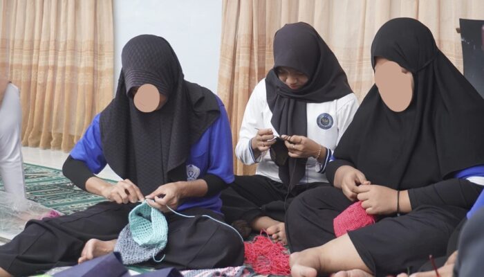 Merajut Harapan Dari Balik Jeruji, WBP Perempuan Rutan Pemalang Ubah Benang Jadi Karya Penuh Warna