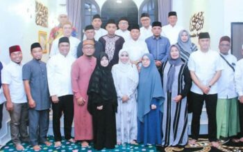 Bupati-Labuhanbatu-Hadiri-Tahlilan-Hari-Ketiga-Wafatnya-Almarhumah-Umi-Fitrah-Zahara