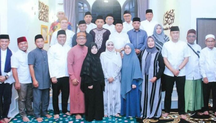 Bupati Labuhanbatu Hadiri Tahlilan Hari Ketiga Wafatnya Almarhumah Umi Fitrah Zahara