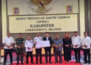 Paripurna-dprd-labusel