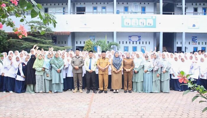 Wakil Bupati Labuhanbatu Menjadi Motivasi Pada Masa Ta’aruf SMPIT ARRIZAQ RANTAUPRAPAT