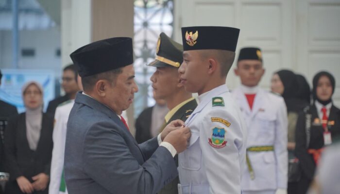 Bupati Garut Kukuhkan 35 Paskibraka 2026, Tekankan Tanggung Jawab dan Loyalitas Generasi Muda