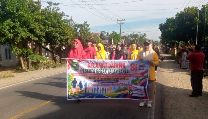 Forkopimcam Siabu dan Ratusan Warga Ikuti Jalan Santai Meriahkan HUT RI ke-81