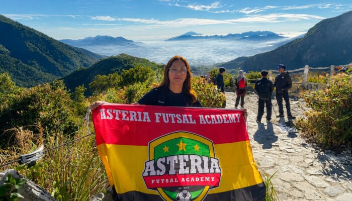 Dari Lapangan Futsal ke Puncak Papandayan, Nabila Bawa Semangat Asteria Futsal Academy di HUT RI ke-81