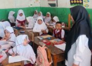 Kegiatan Belajar MI At-Tohariyah Pakenjeng Garut