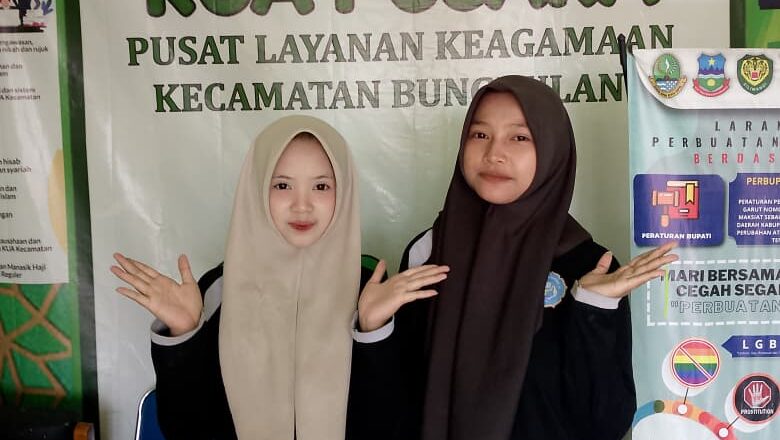 Siswa SMK Mekarmukti PKL di KUA Bungbulang