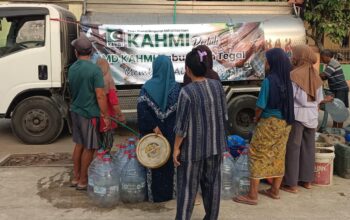 MD KAHMI Kabupaten Tegal salurkan bantuan air bersih di desa terdampak kekeringan